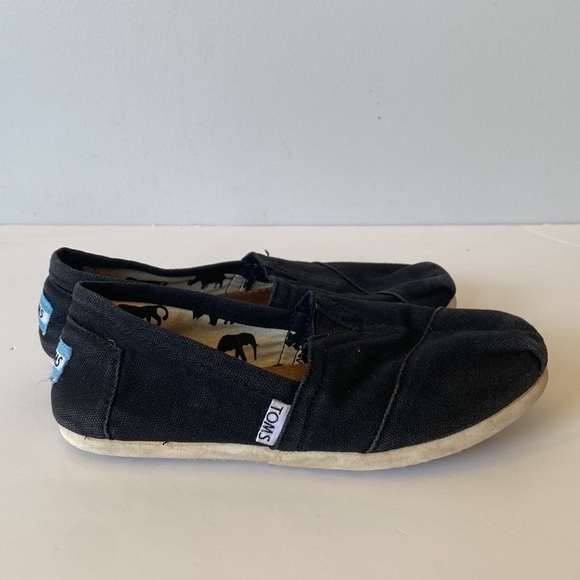 TOMS black classic slip on canvas shoes - Picture 7 of 10